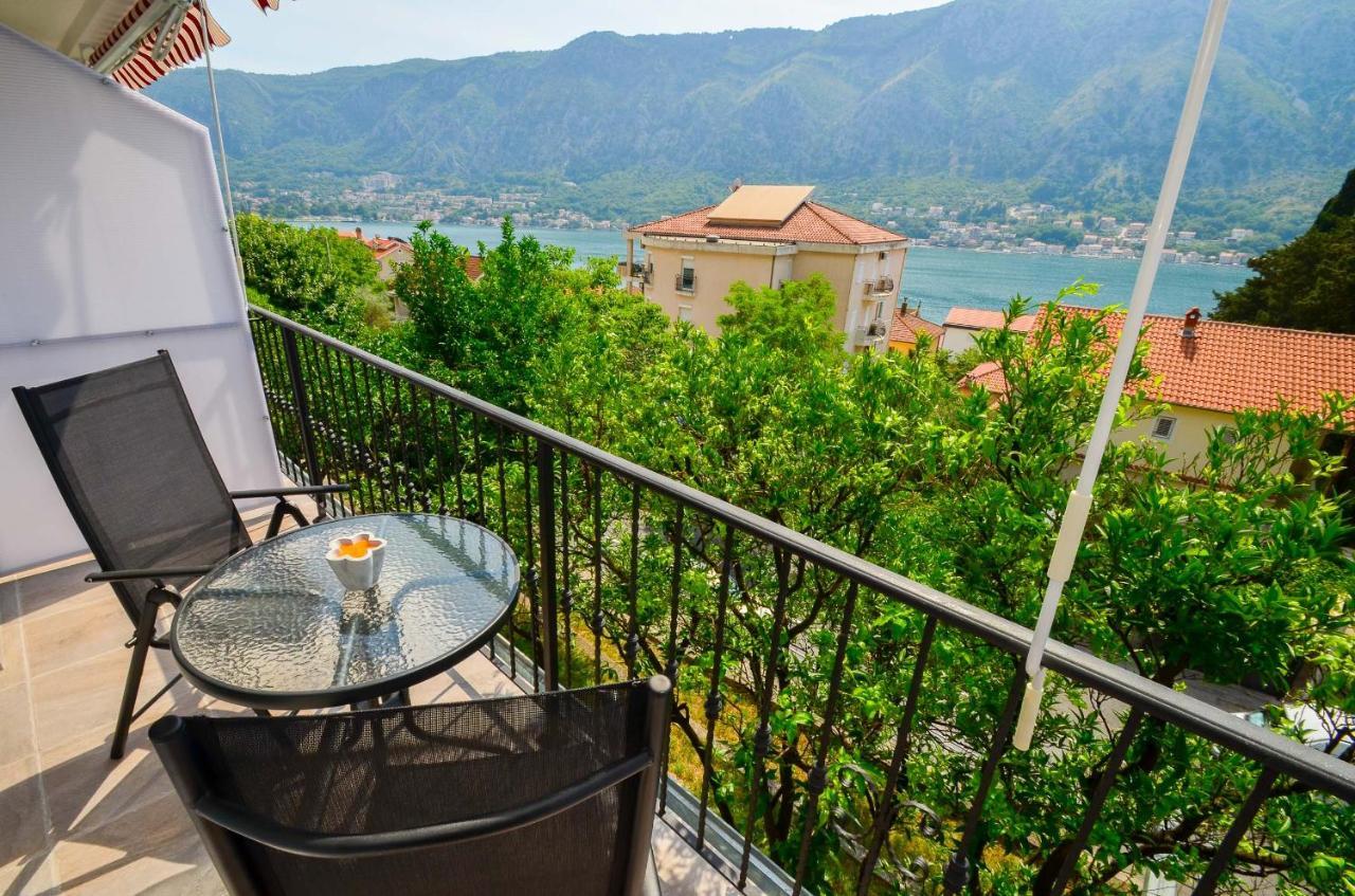 Bay View Apartments Kotor Exteriör bild