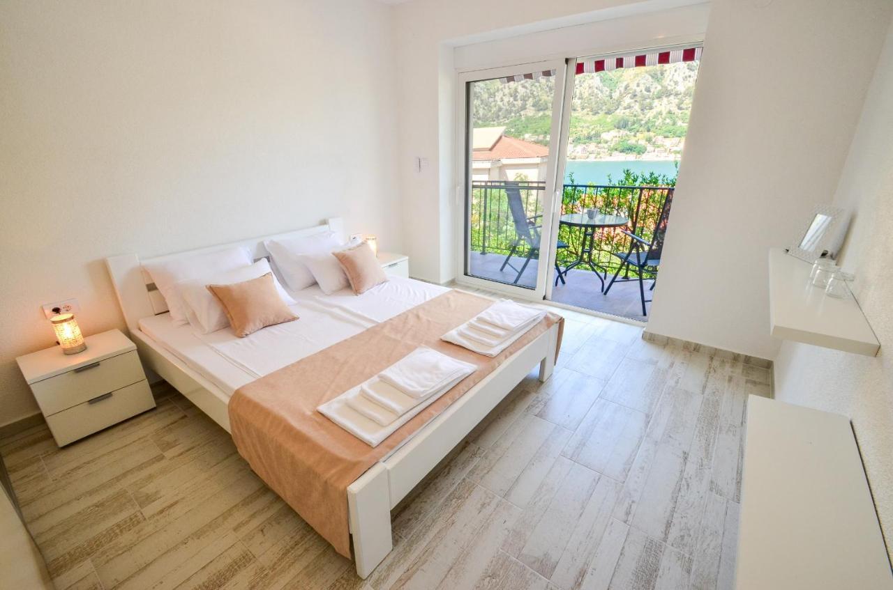 Bay View Apartments Kotor Exteriör bild