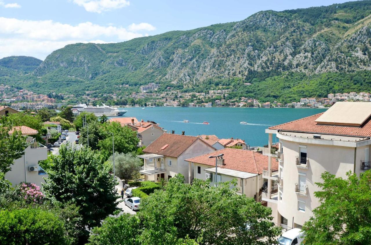 Bay View Apartments Kotor Exteriör bild