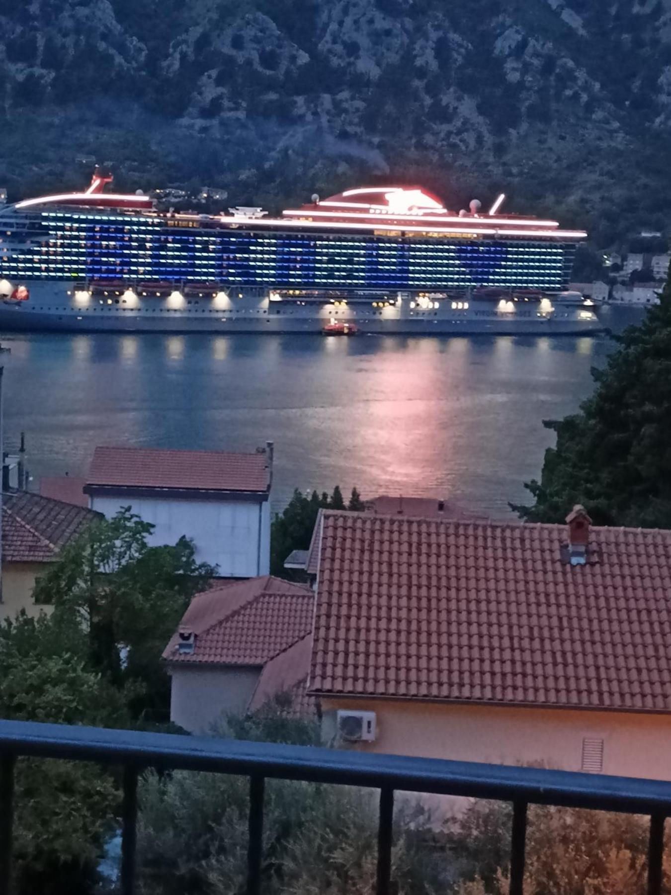 Bay View Apartments Kotor Exteriör bild